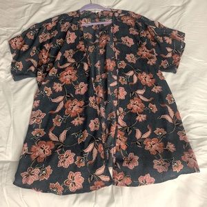 SOLD Floral print kimono